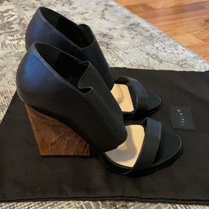 Maiyet wood heeled sandals